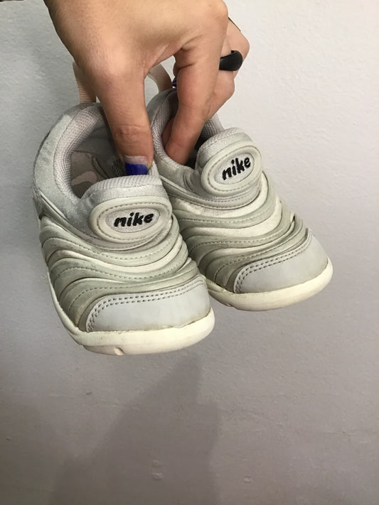 C10 grey Nike free sneakers