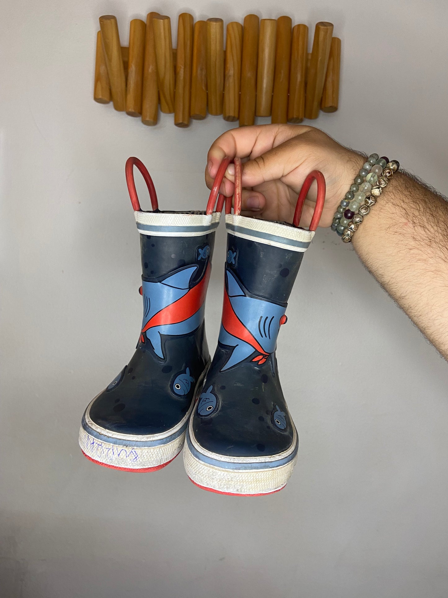 C7 sharks rain boots