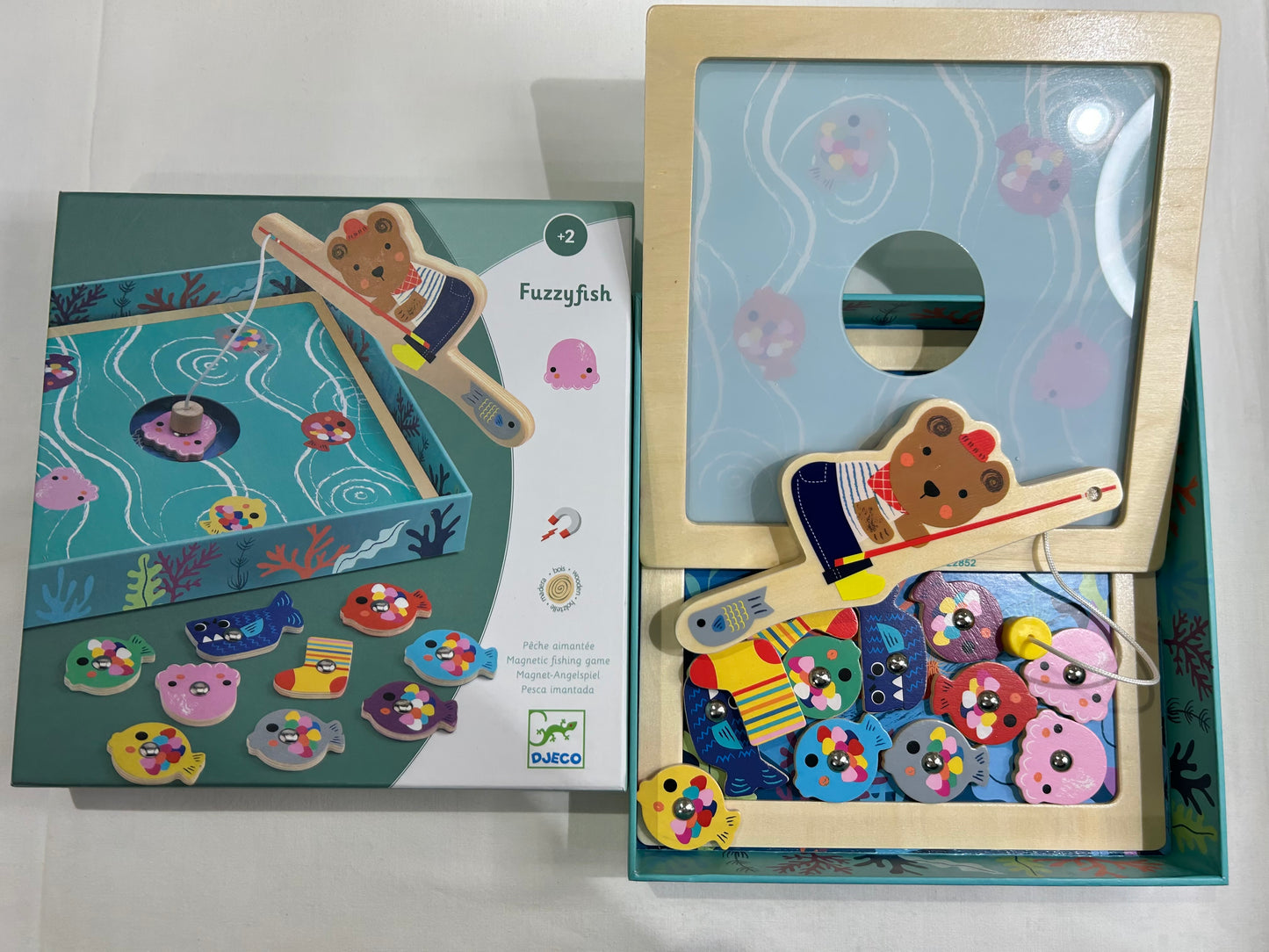 Djeco fuzzy fish game