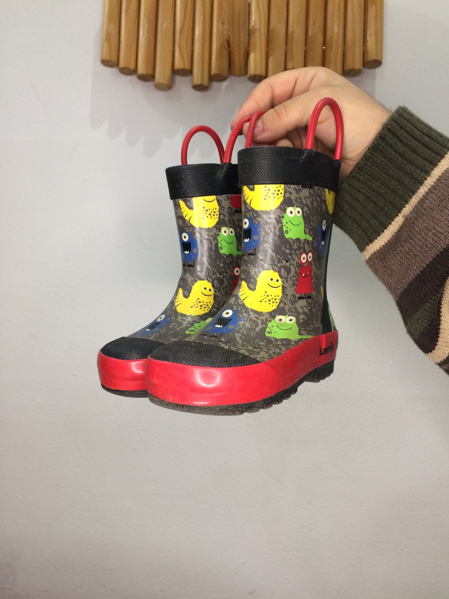 C7 Kamik monster rainboots