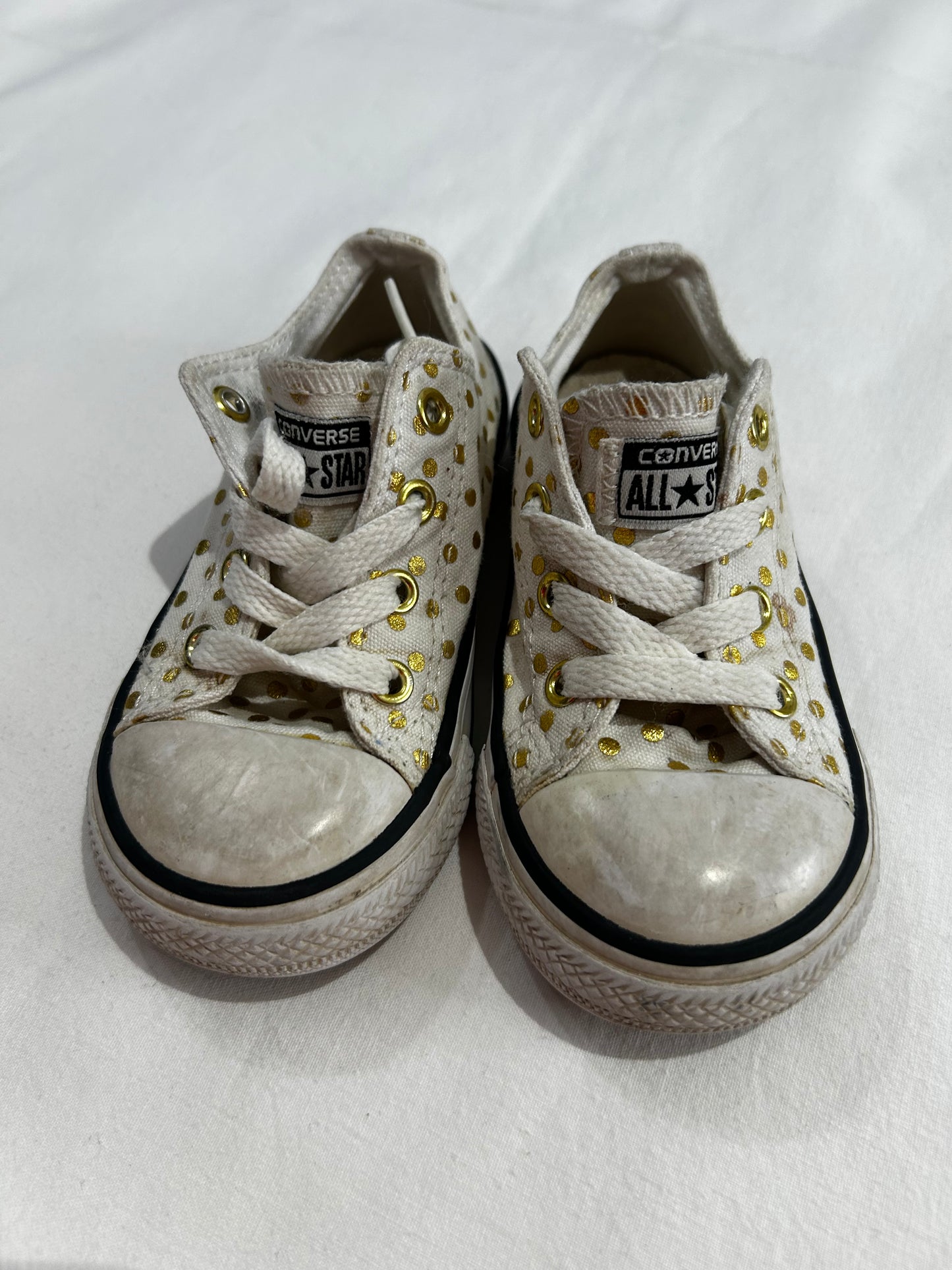 C7 gold dots Converse
