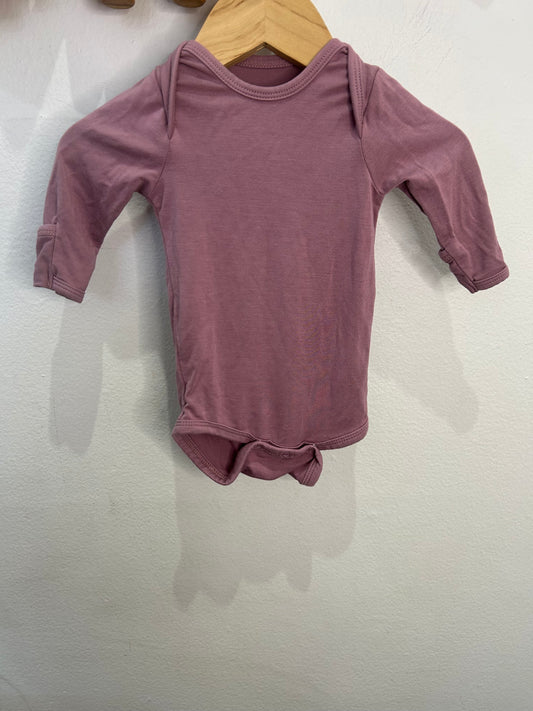 Kyte mauve onesie 0-3m