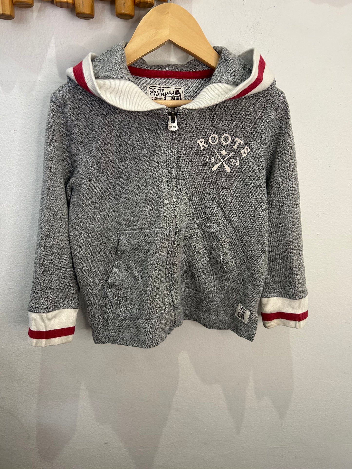 Roots cabin sweatshirt 4y