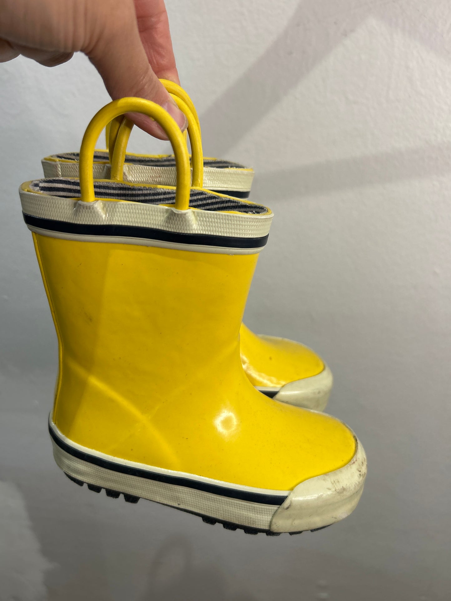 C6 yellow rainboots