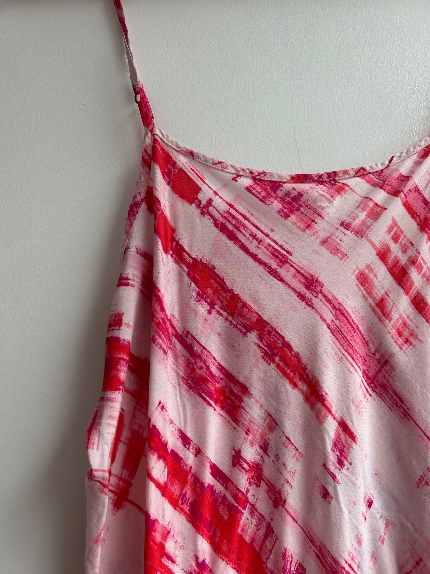 Pink pattern slip dress M