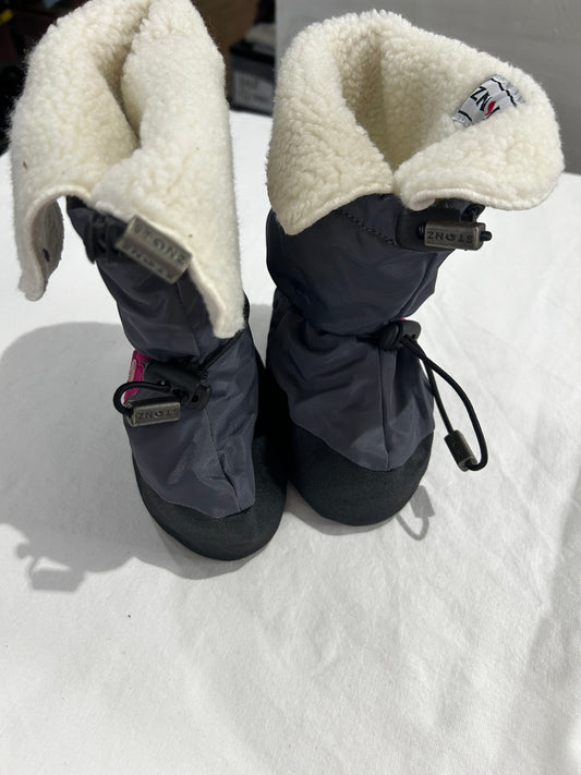 Stonz large booties with inners (12-30 months)
