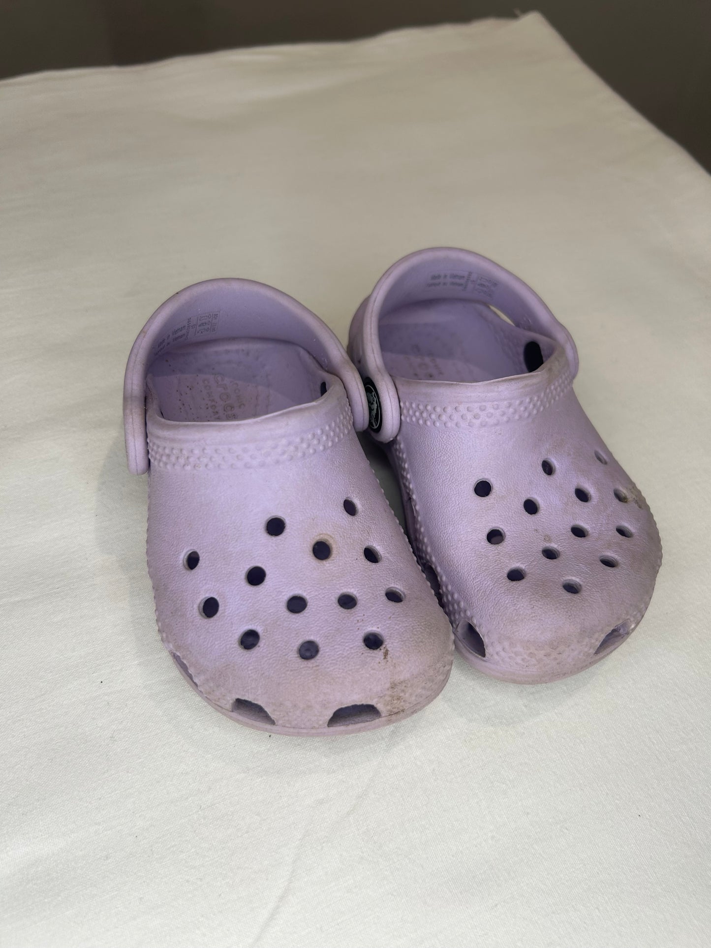 C5 light purple Crocs