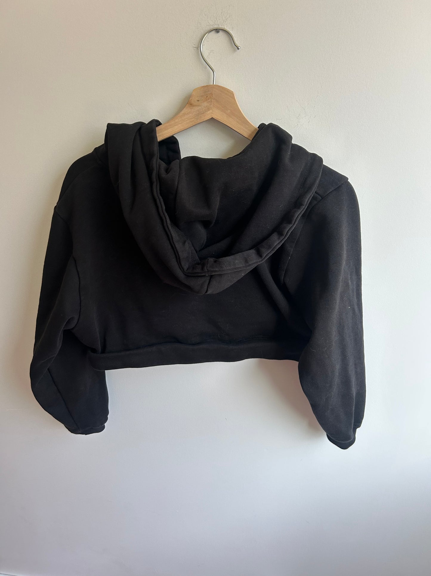 Cropped black sweatshirt S