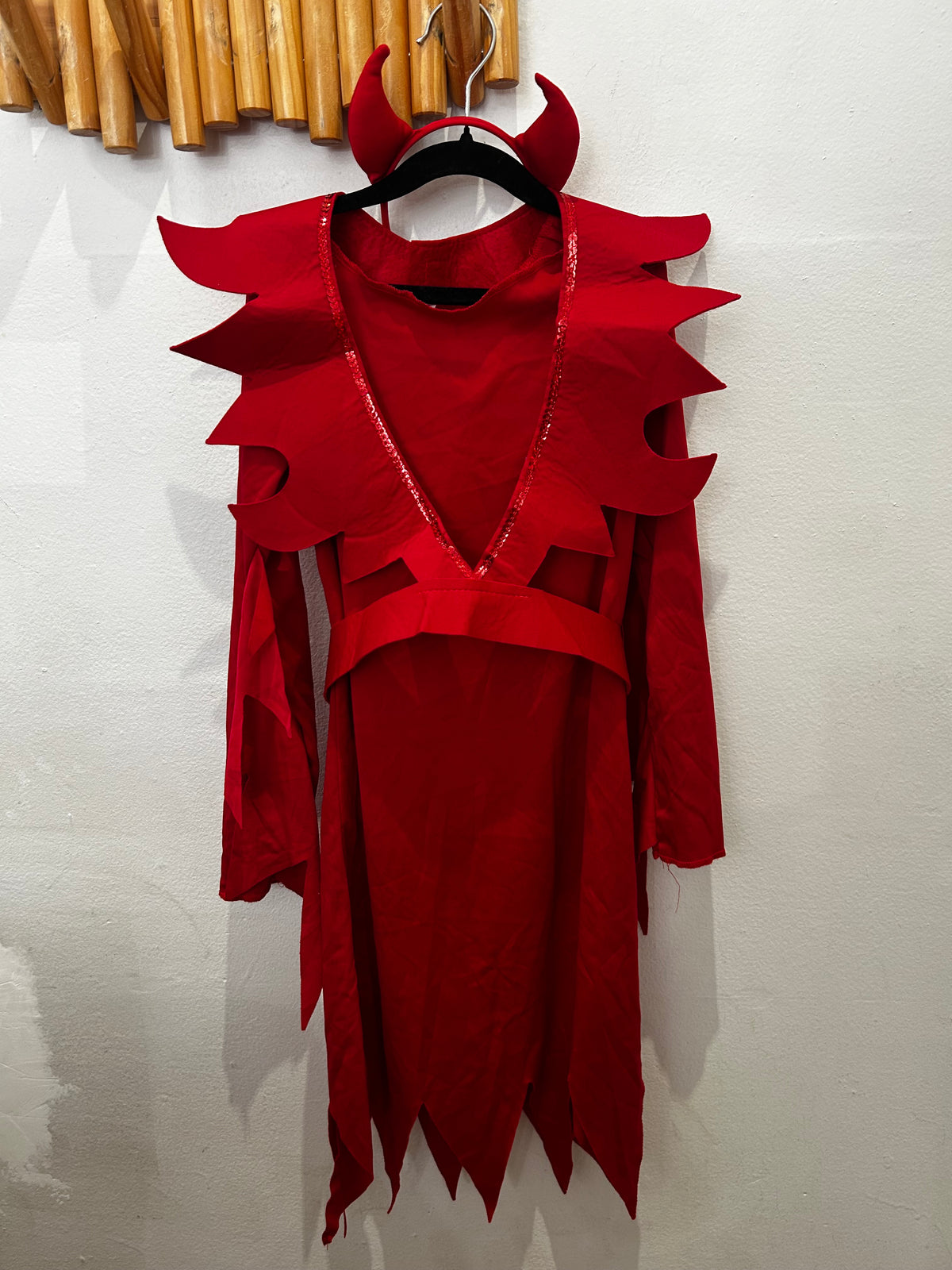Devil costume 8-10y