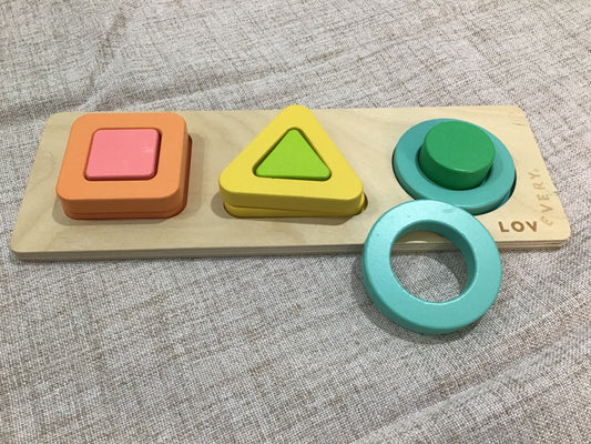 Lovevery shapes puzzle