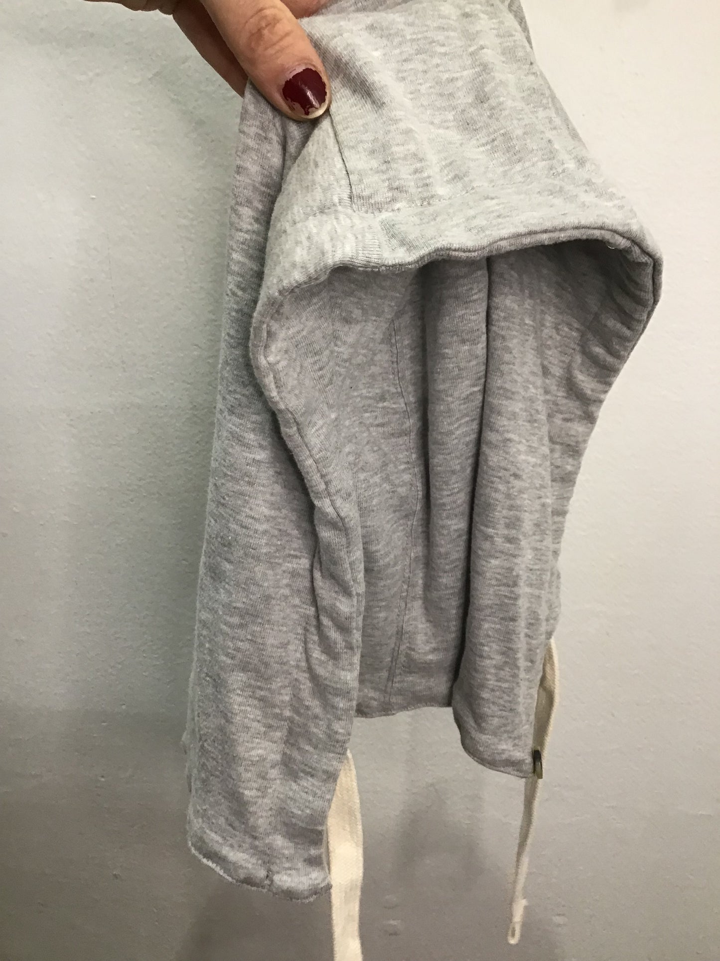 Grey hoodie-style hat - one size