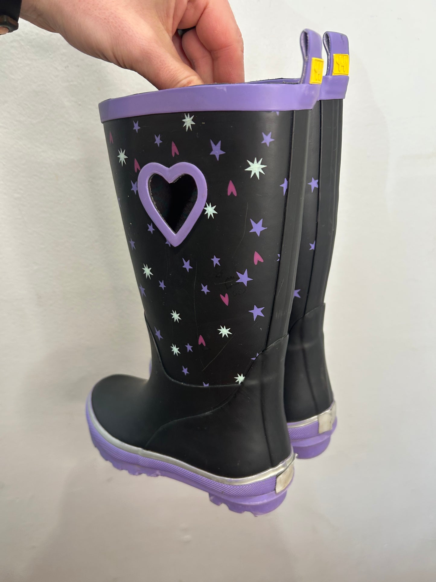 C11 purple and black stars rainboots