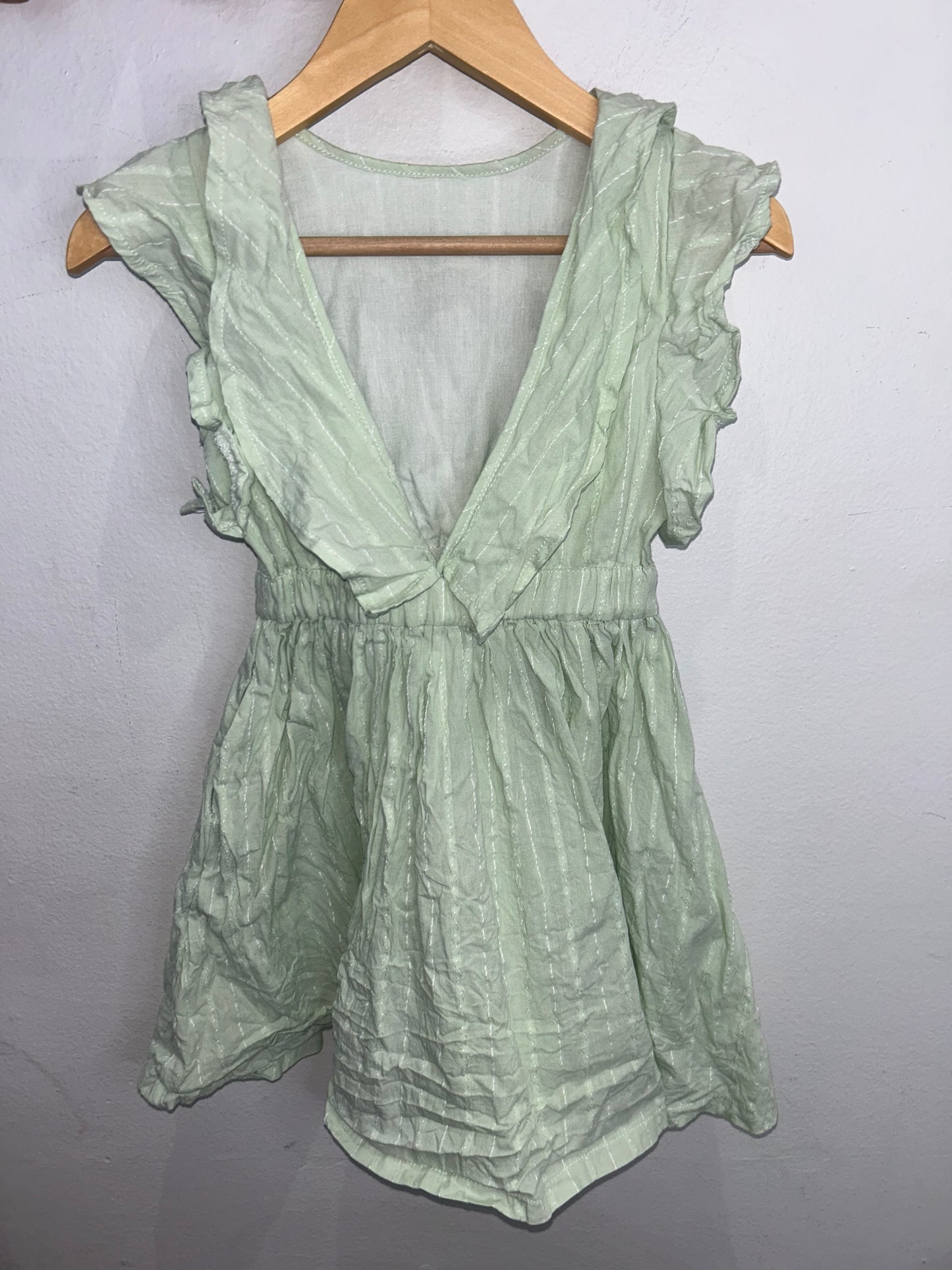 Light green breezy dress 5y
