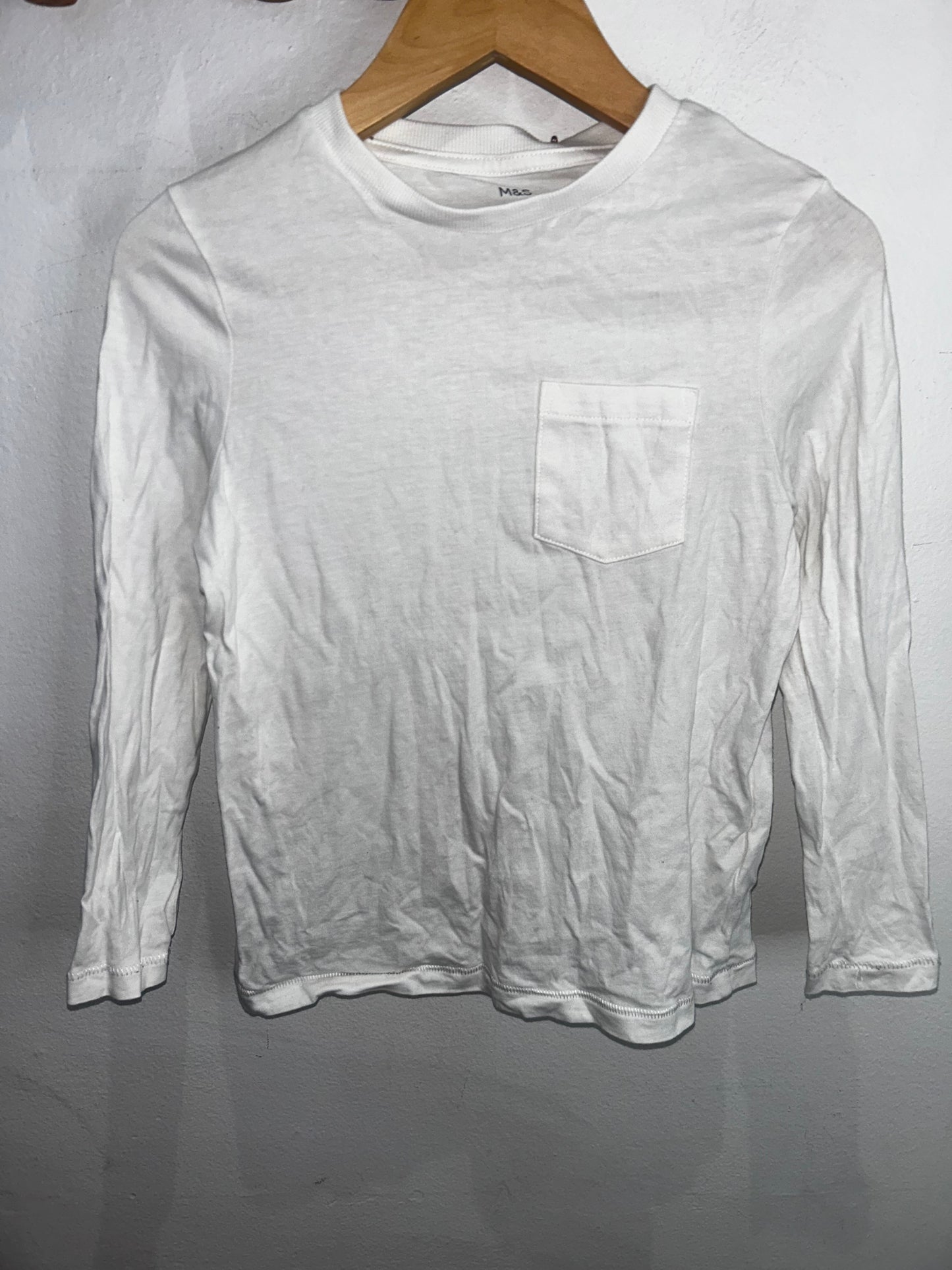 White pocket longsleeve 6-7y