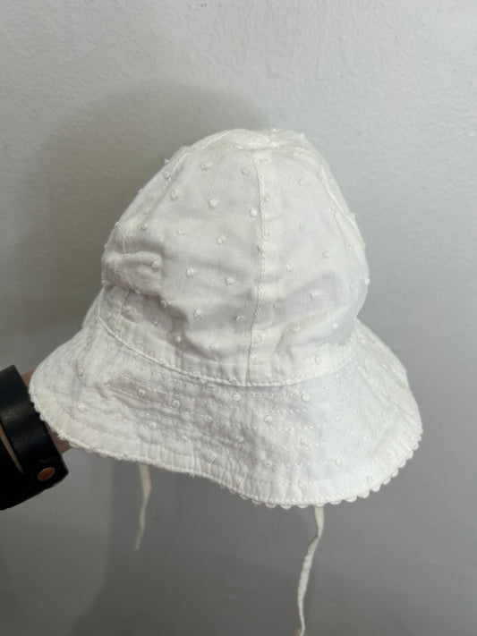 White dots texture hat 9-12m