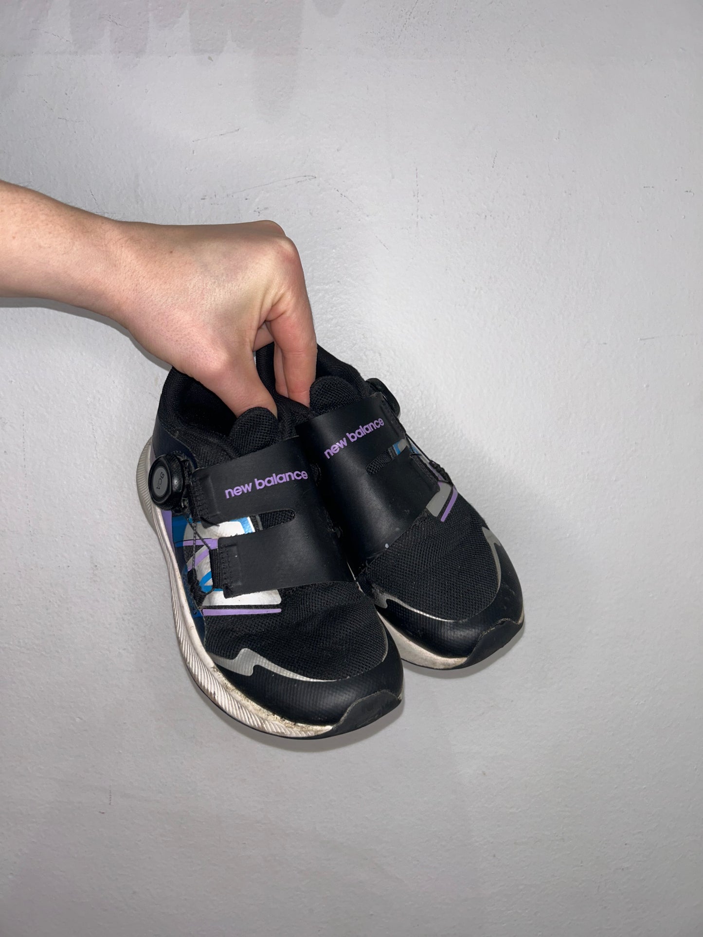 Y2 New Balance laceless shoes