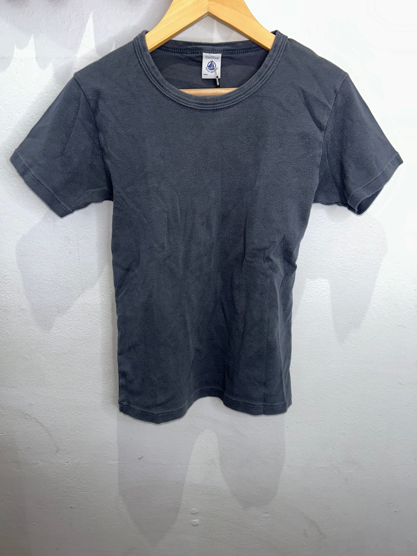 Dark grey tee 12y