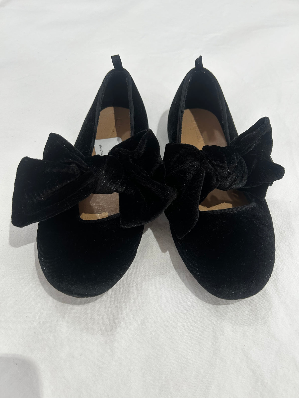 C11 black velvet bow shoes