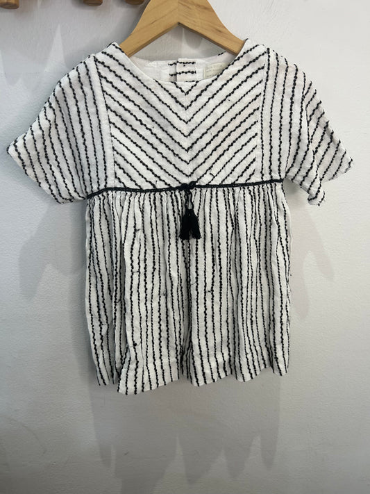 Black embroidery stripe dress 4y