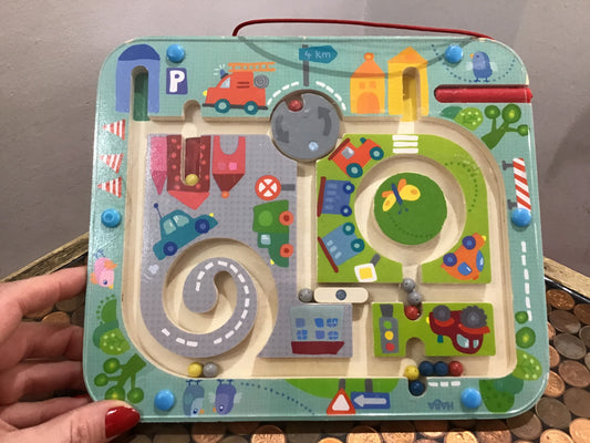 Haba maze toy - neighbourhood