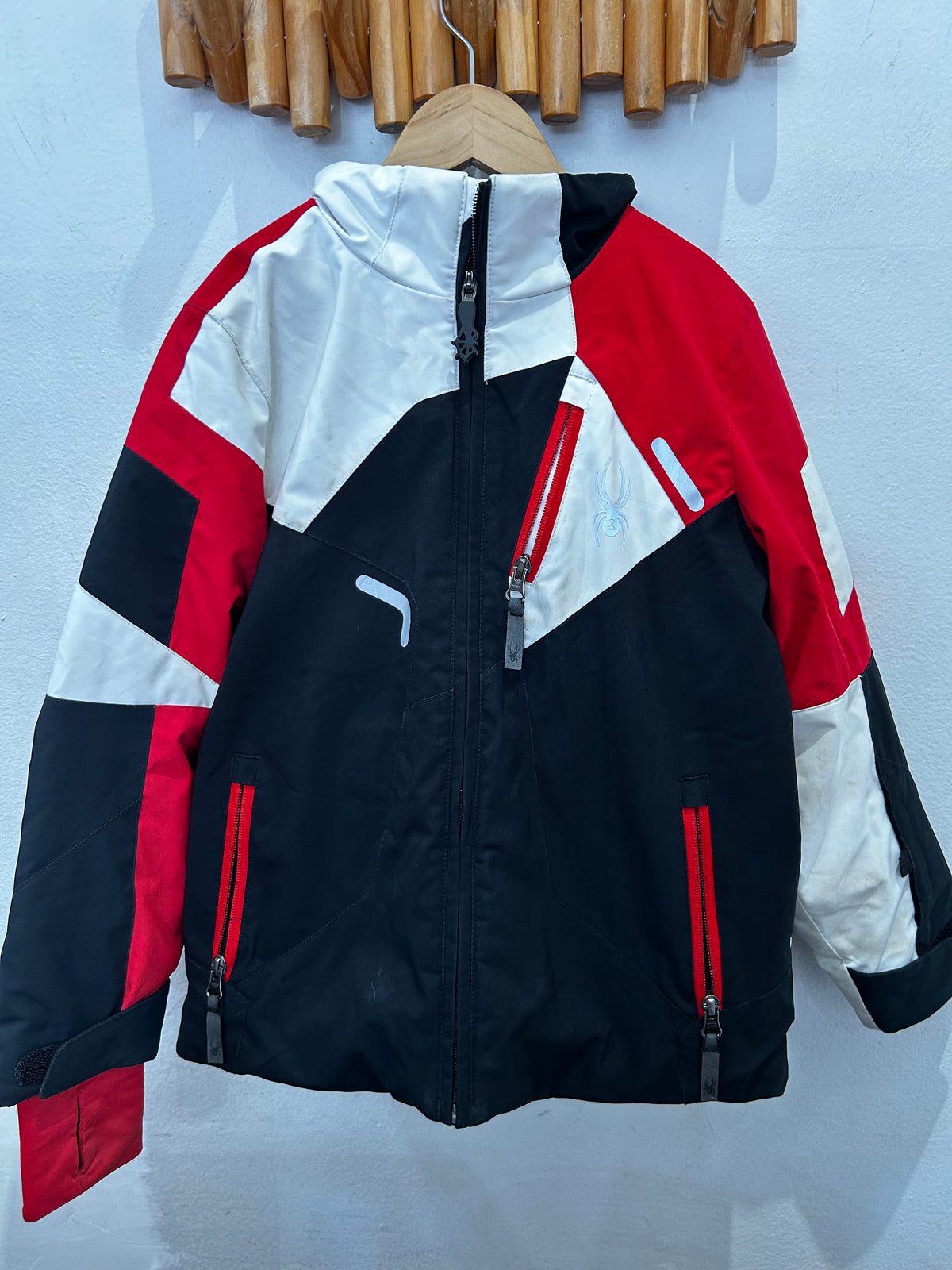 Red and black midweight puffer 9-10y