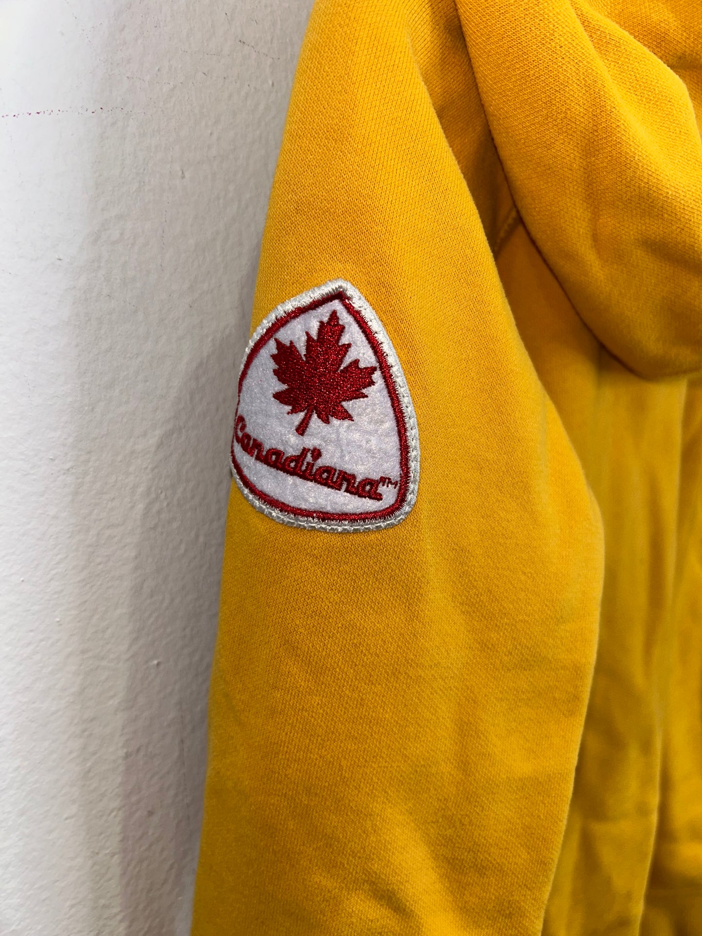 Mustard Canada sweatshirt 7-8y