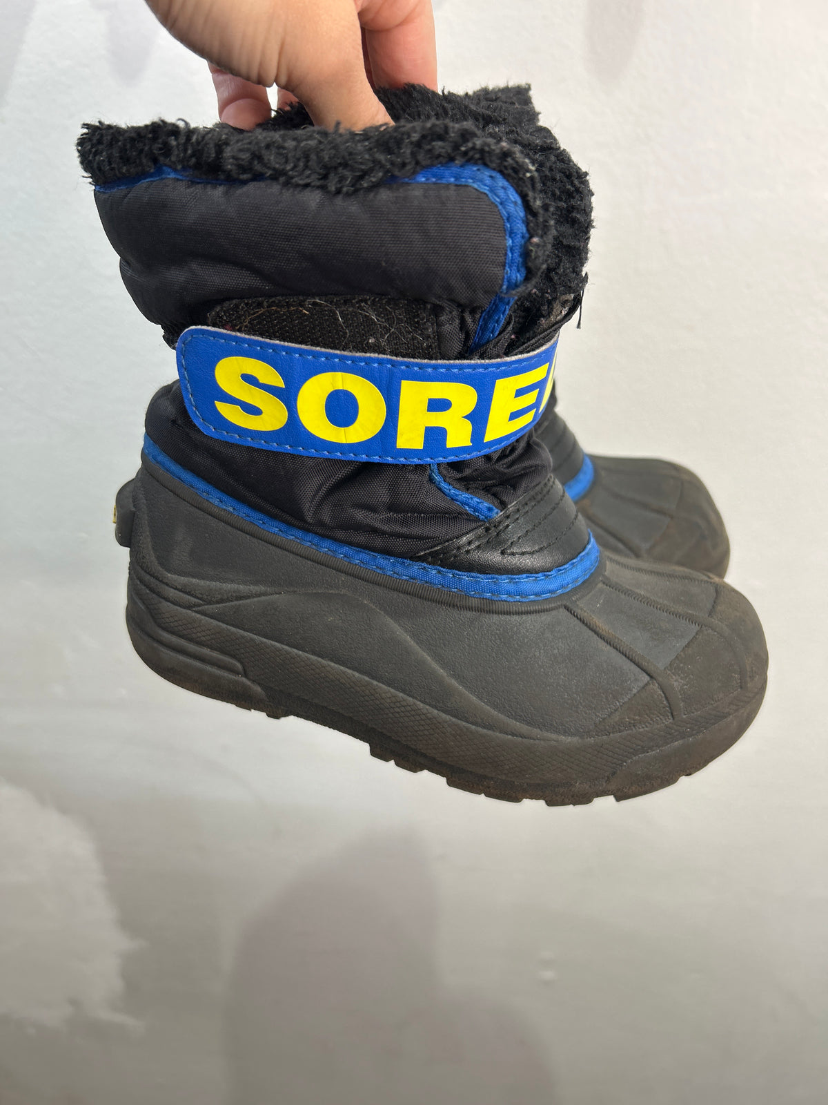 C12 blue detail Sorel winter boots