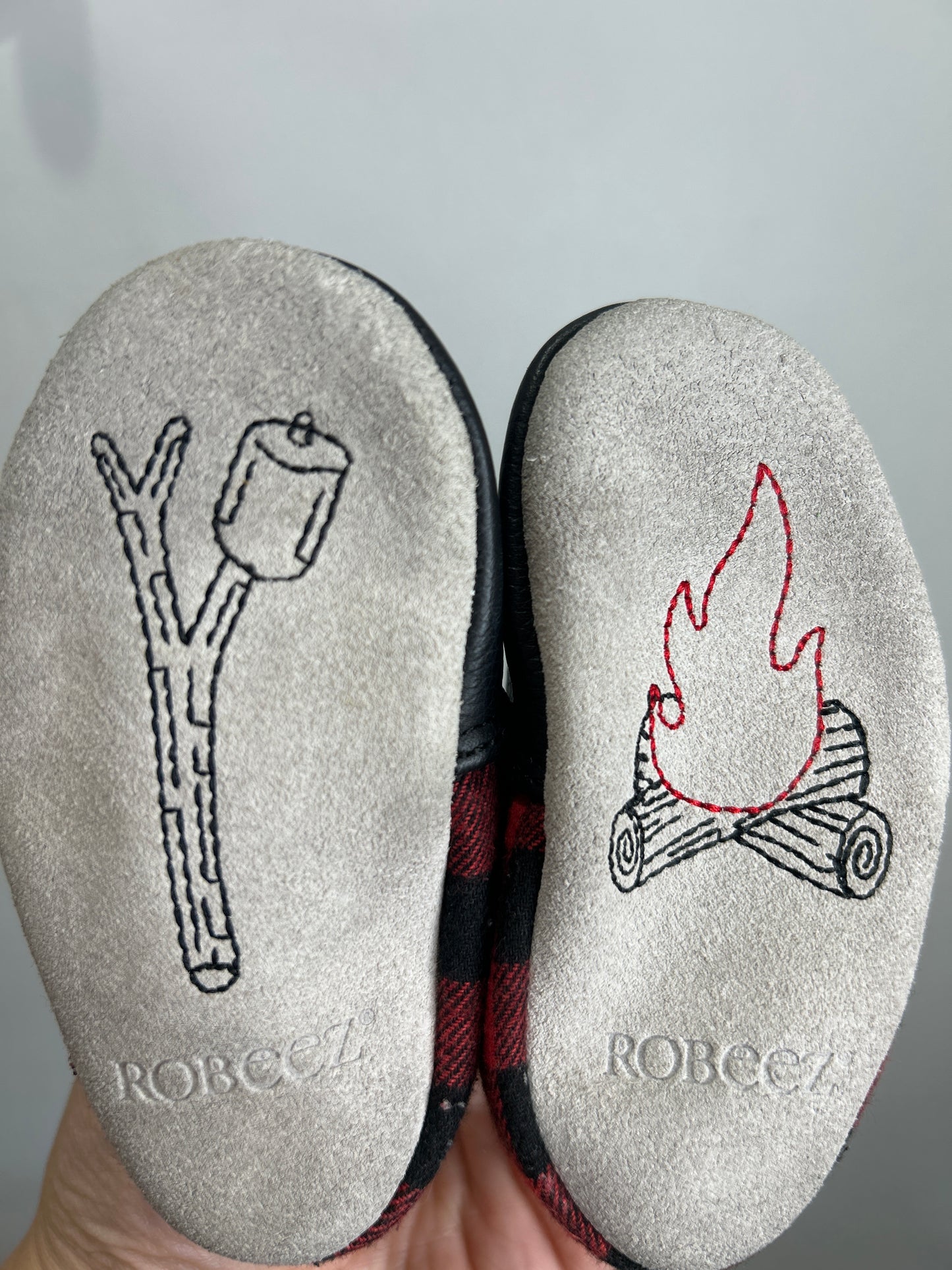 Robeez checkered shoes 0-6m