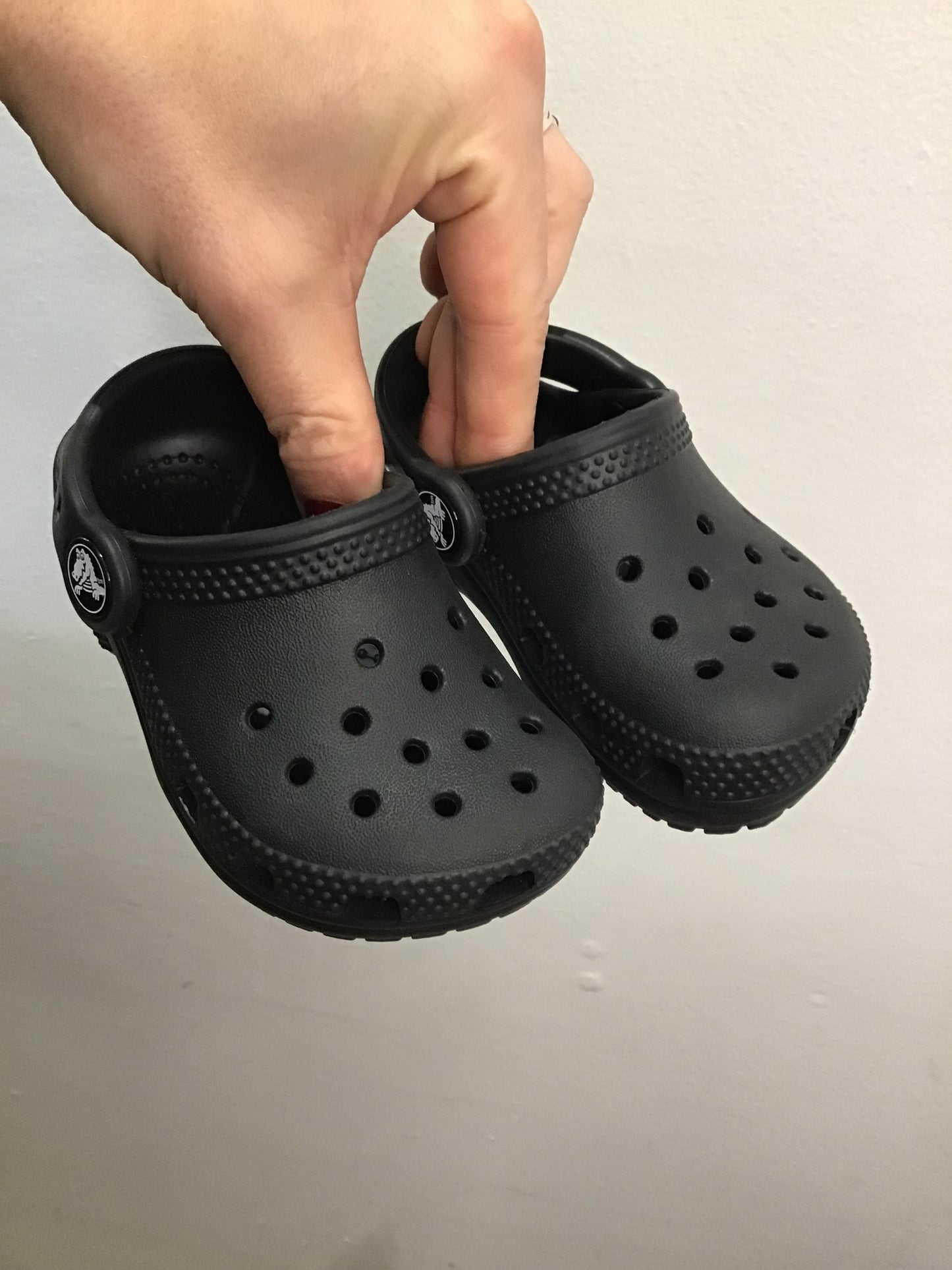 C5 black Crocs