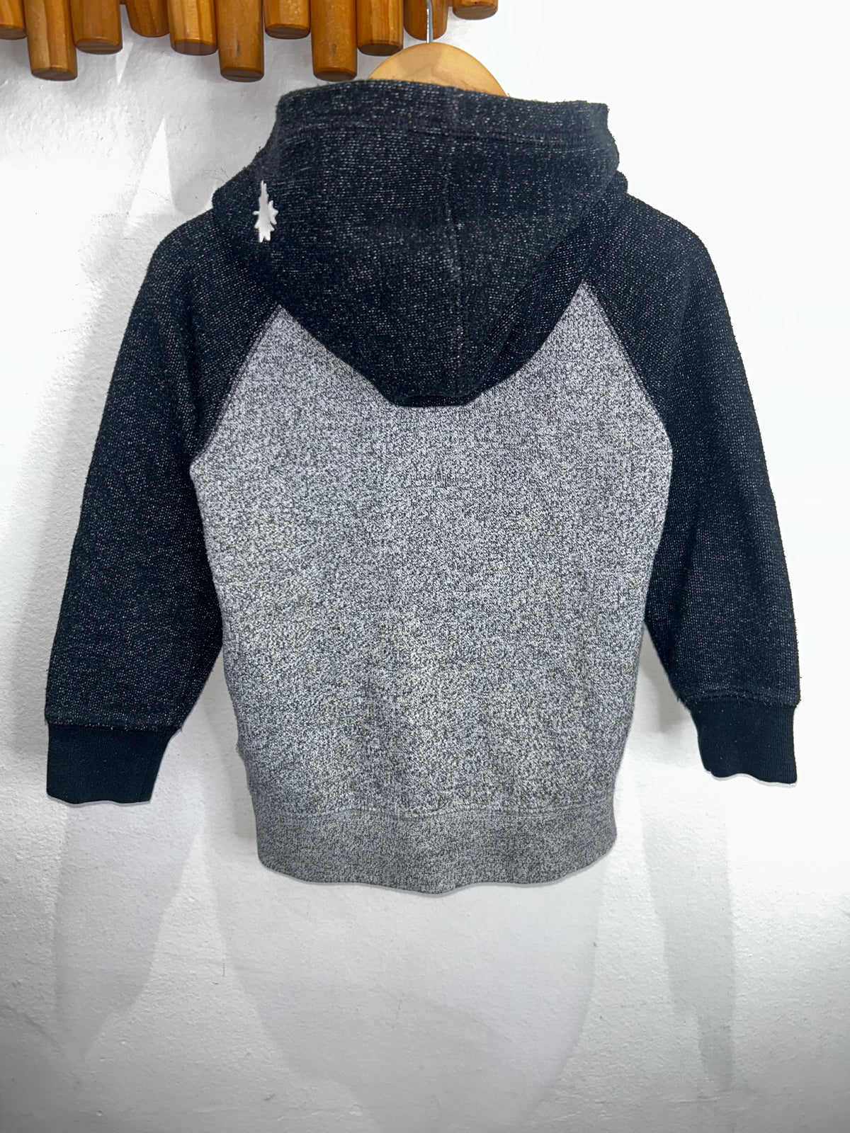 Roots salt and pepper sweatshirt 3y