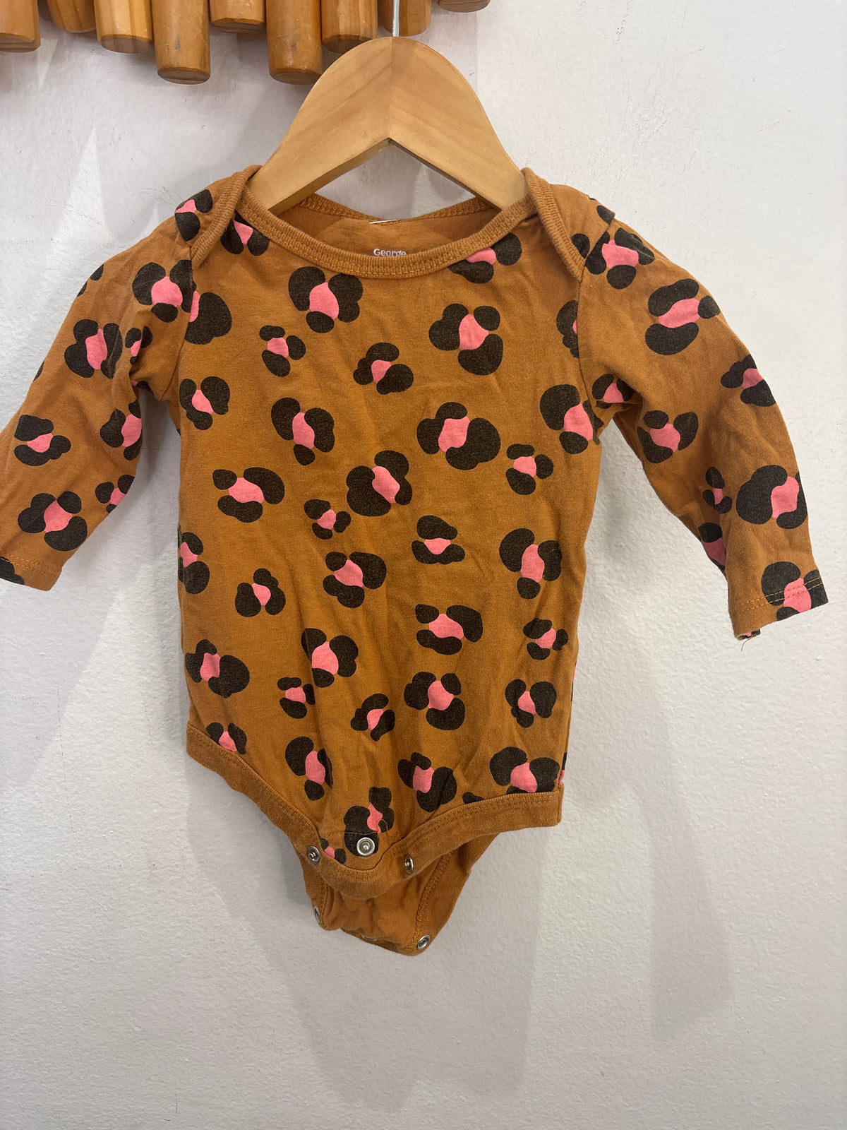 Leopard onesie 3-6m