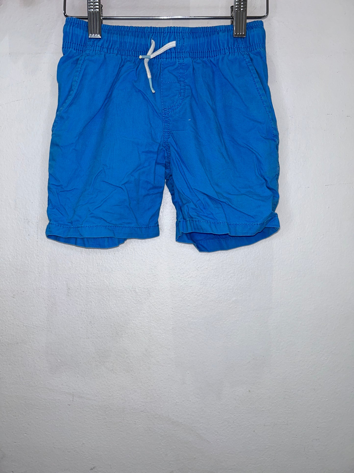 Bright blue shorts 4-5y