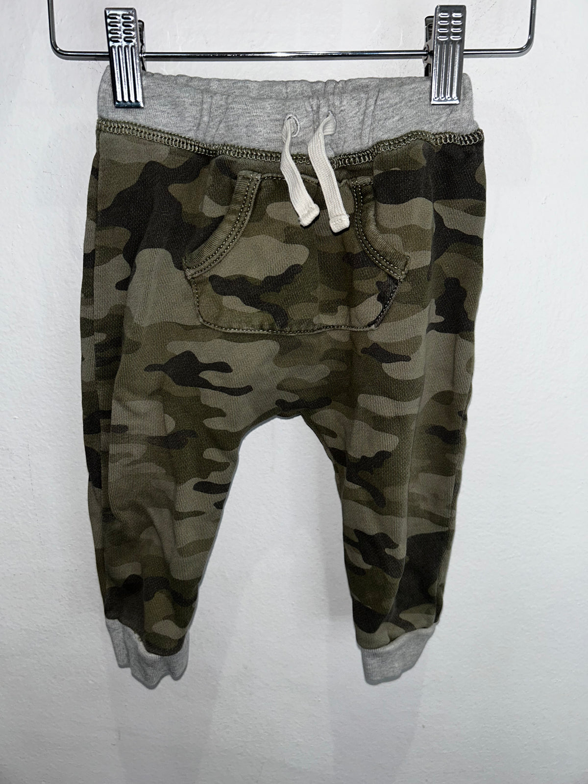 Camo kangaroo joggers 12-18m