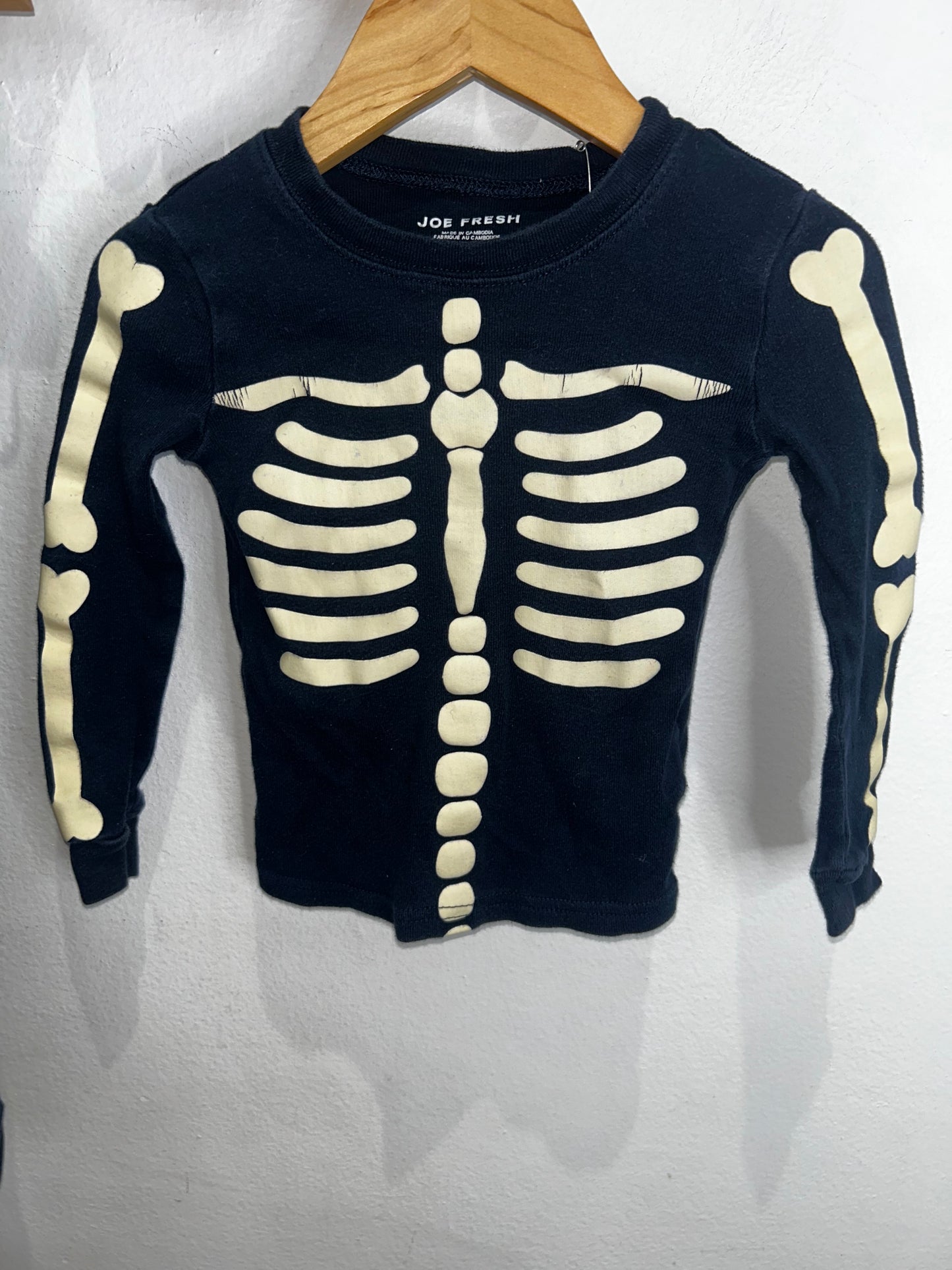 Skeleton pyjamas 2y