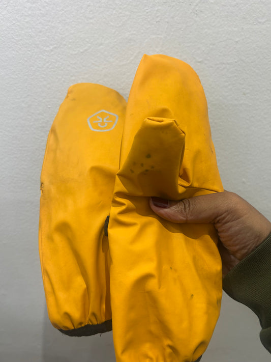 Colorkids yellow mitts 6-8y B
