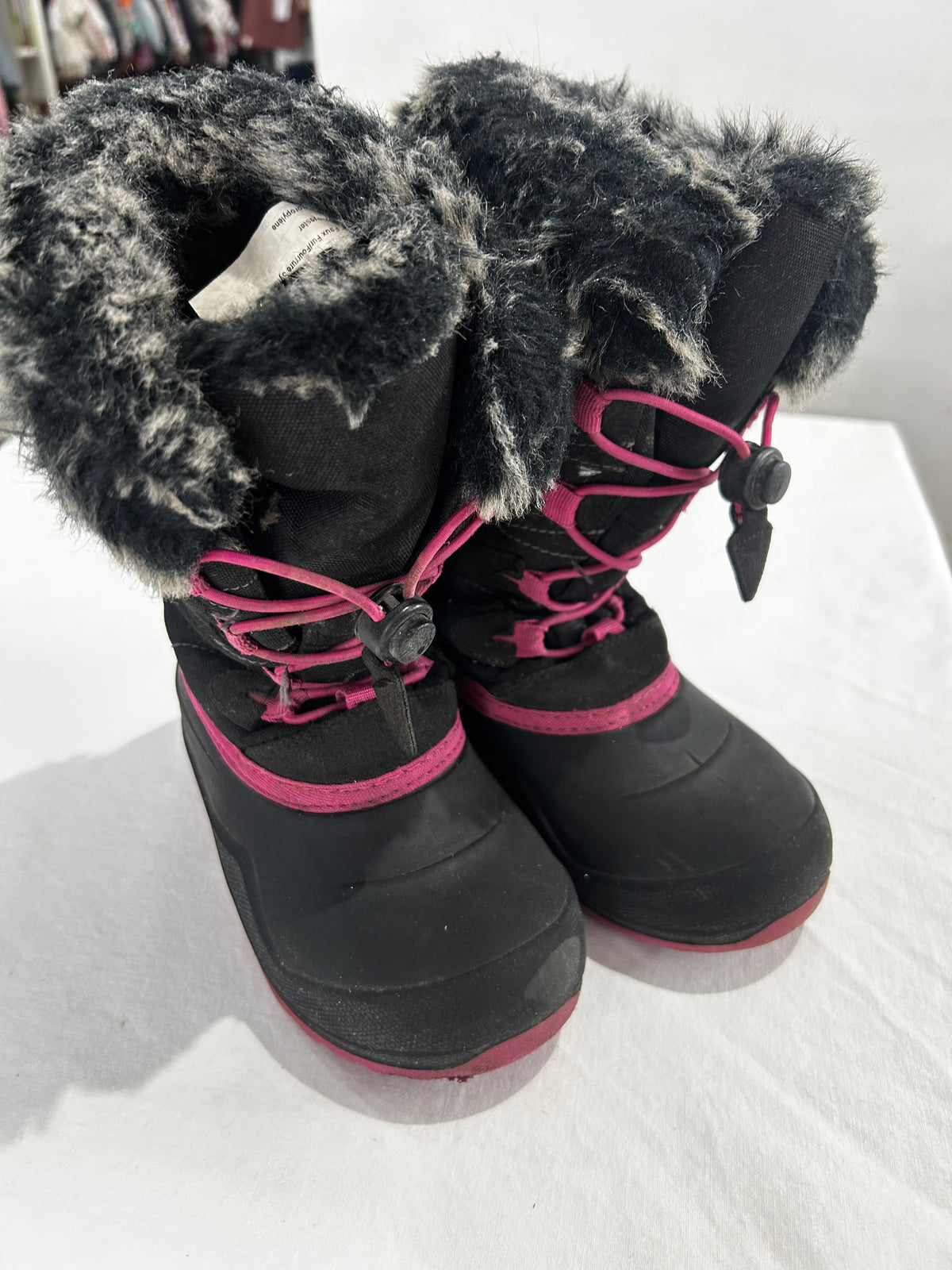 C12 pink and black Kamik