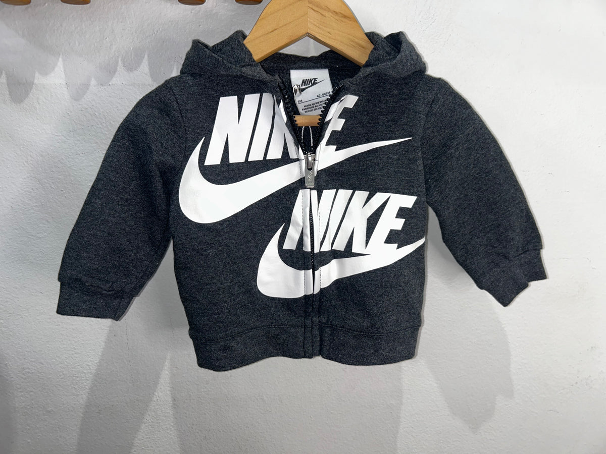 Nike jogger set 6m