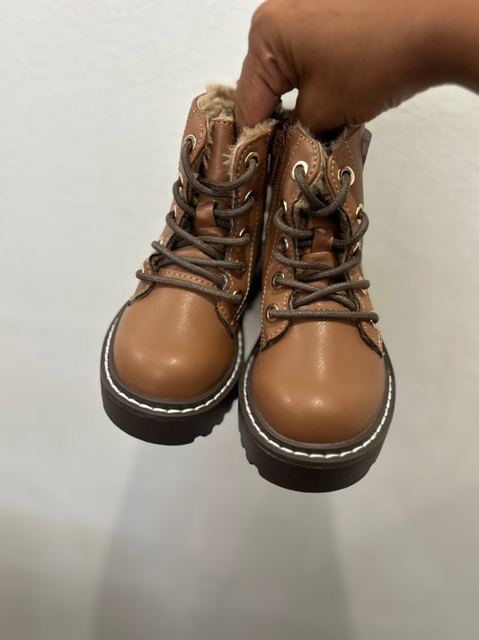 C8 brown boots NEW