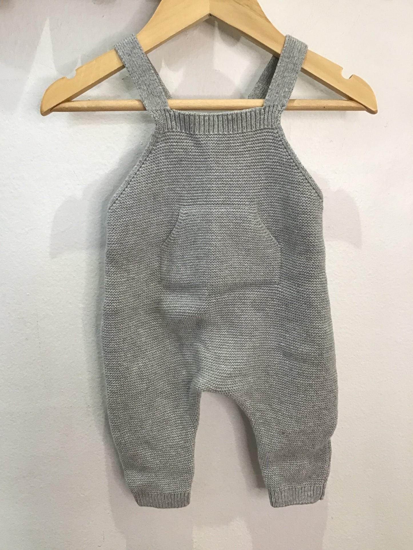 Grey knit romper 3-6m