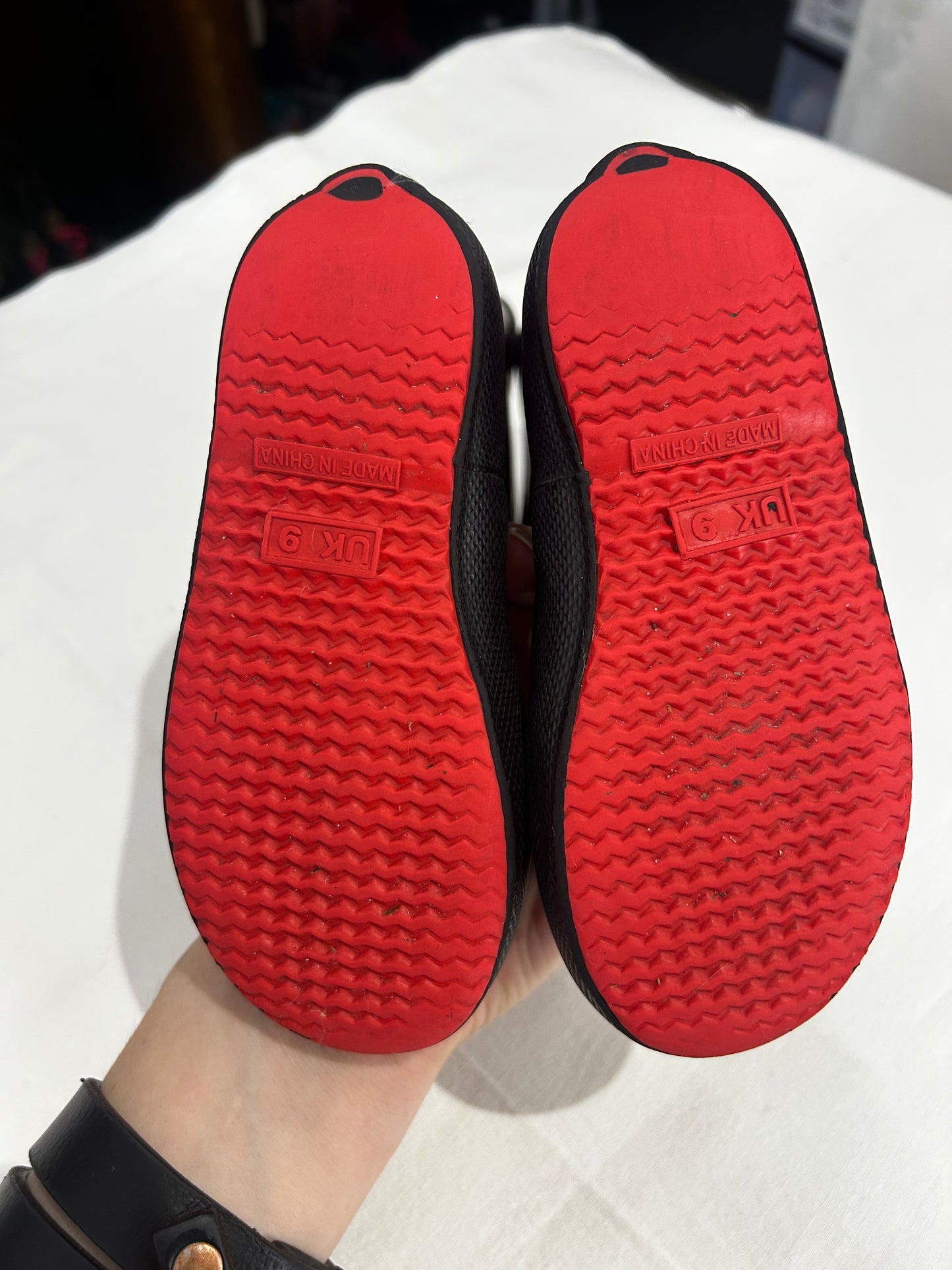 C10 Hunter black rainboots w red detial