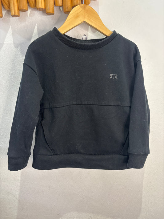 Black pullover 3y