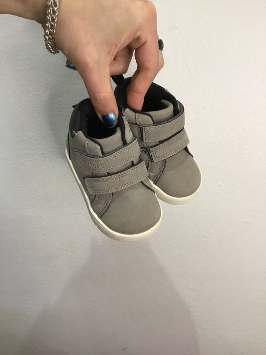 C4 grey hightops