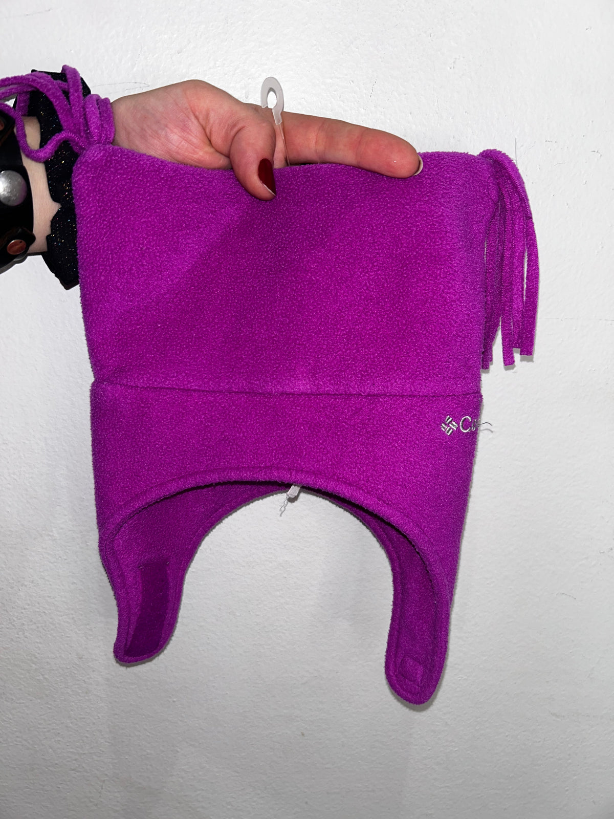 Columbia magenta hat 2-4y