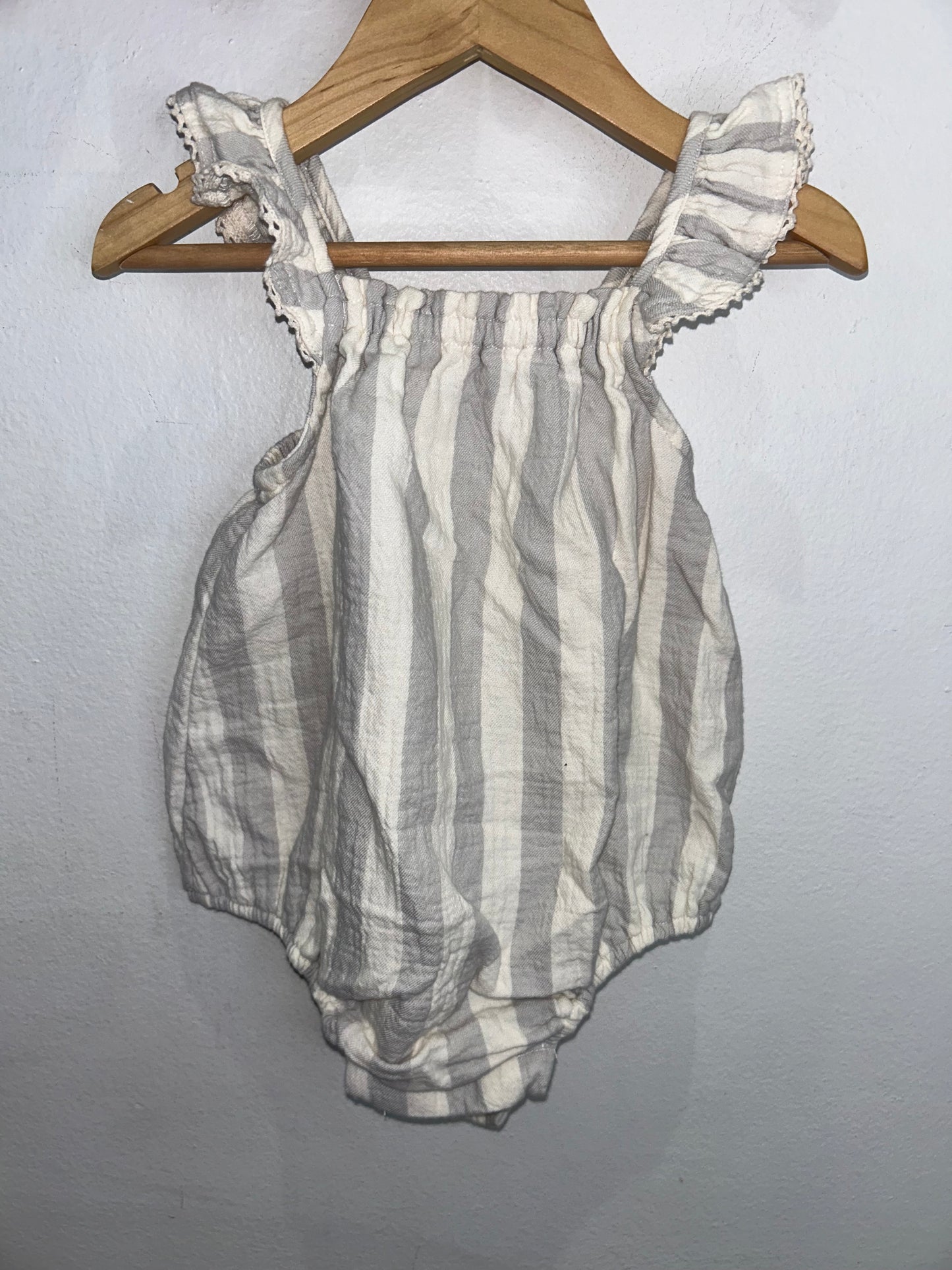 Quincy Mae shorty romper 2-3y