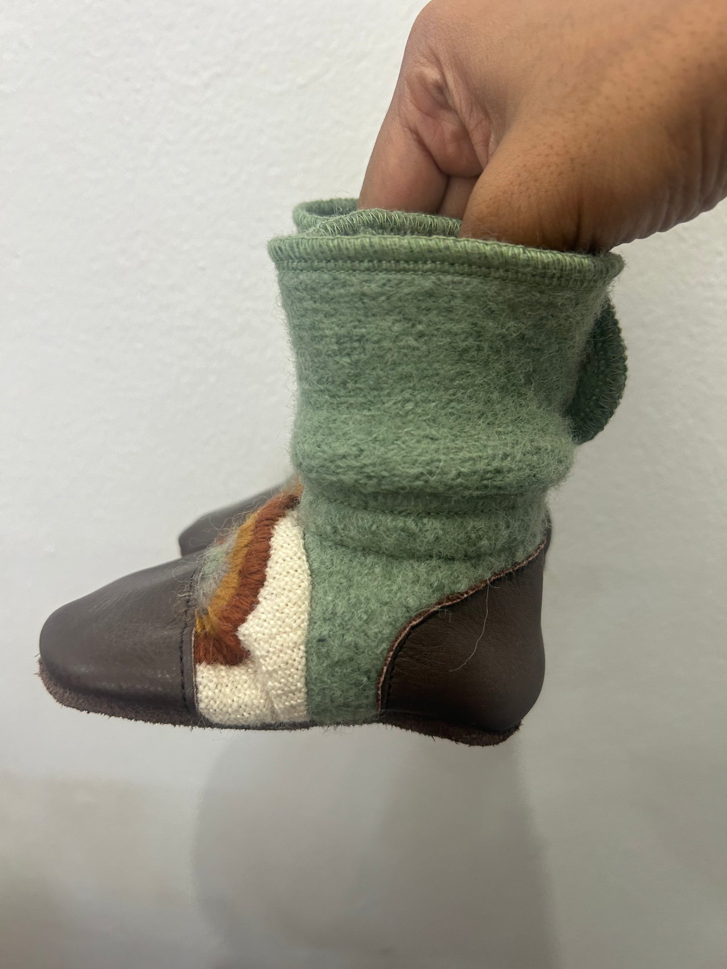 C4 (6-12m) Nooks green booties