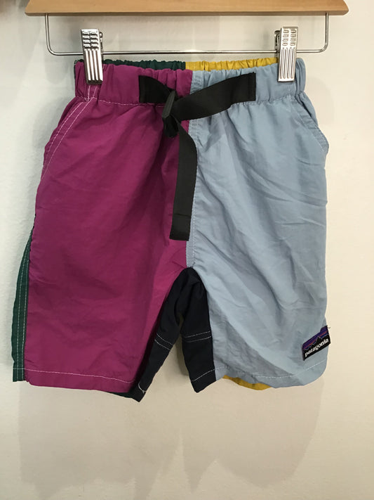 Colourful shorts 4-5y (fake Patagonia)