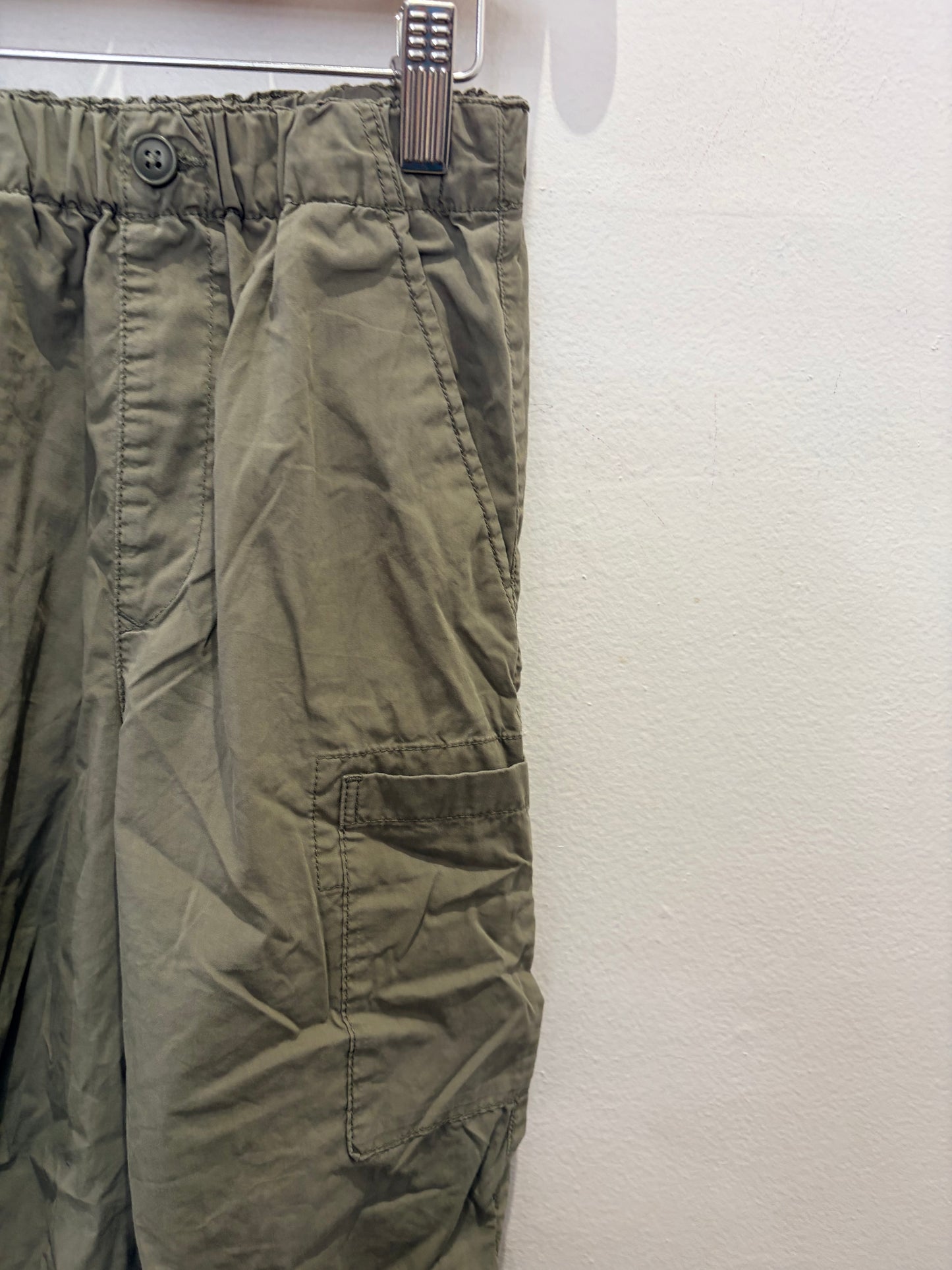 Olive cargo pants 7-8y