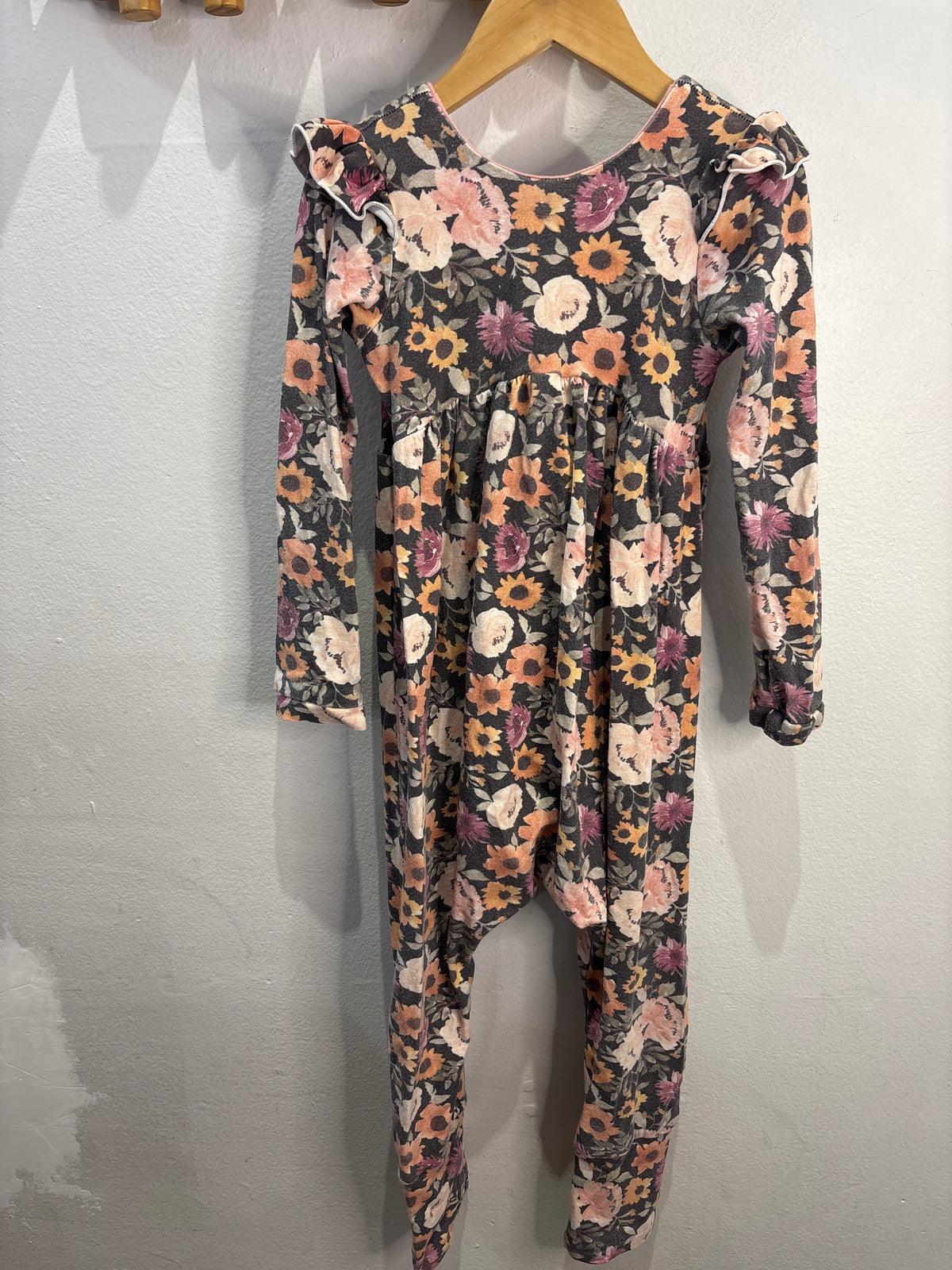Small shop dark floral romper 4y