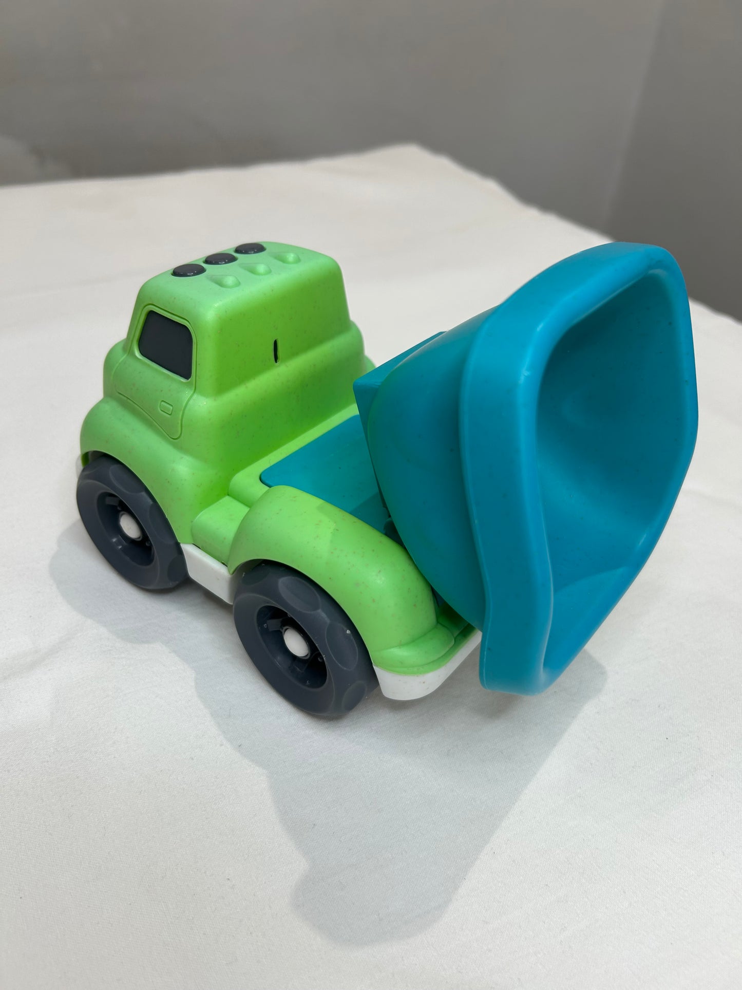 Two pack colourful construction vehicles