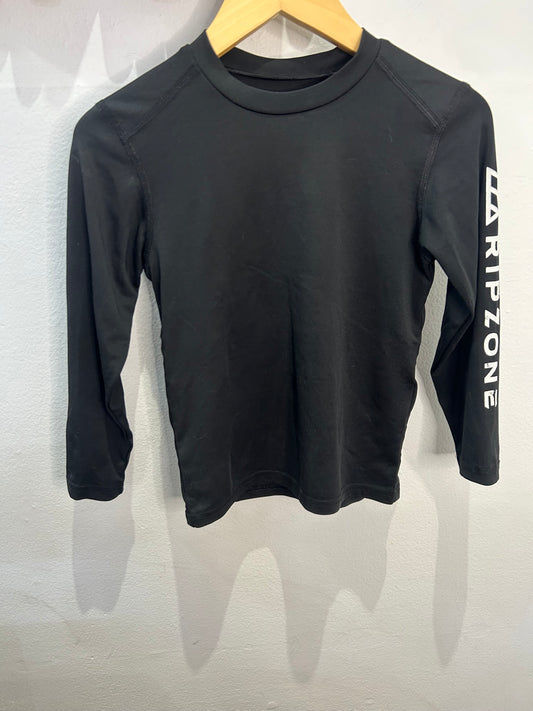 Ripzone black rashguard 3y